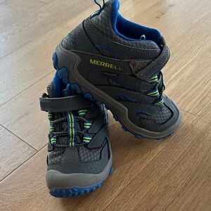 Merrell boys 12 hiking boots